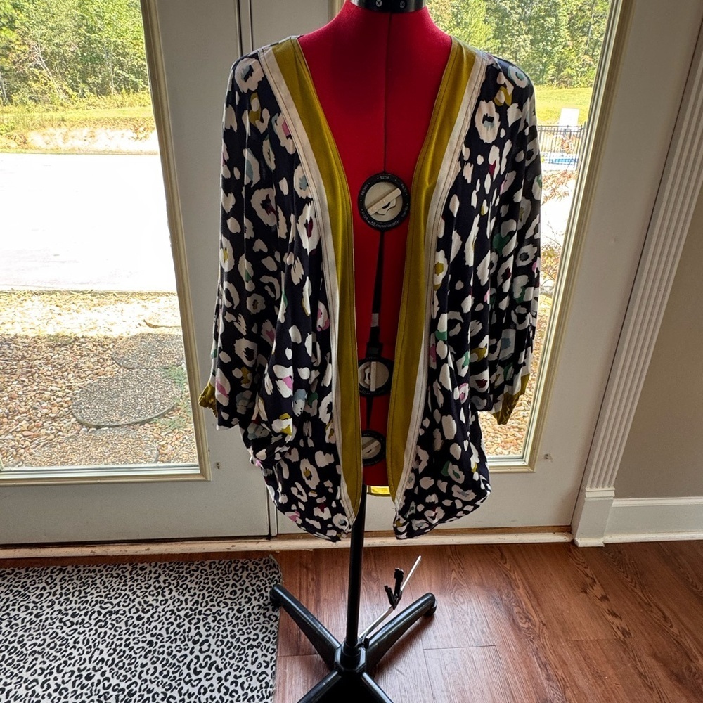 Vintage Anna & Ava Black and navy and Yellow Patterned Cape 100%viscose.